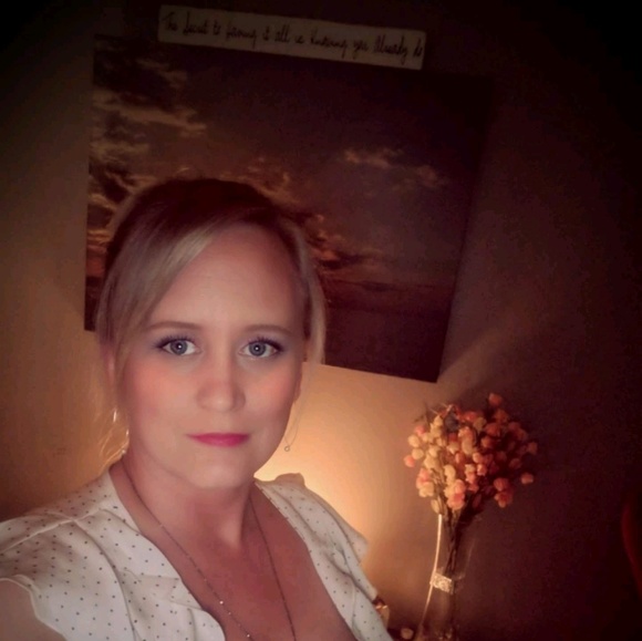 Meet your Posher, Kristyn - Picture 2 of 6